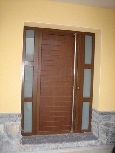 Ejemplo de puerta de vivienda 4